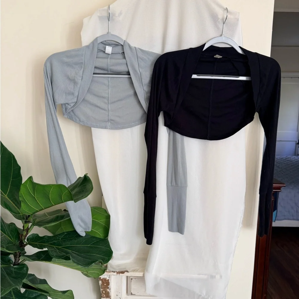Bundle of Workout Tops size Small - Picture 4 of 4
